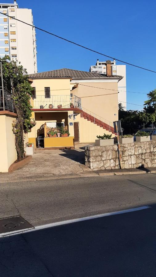 Guesthouse Gasho Fiume Kültér fotó